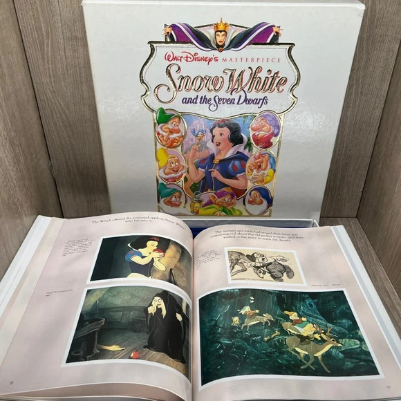 Walt Disney's Snow White & The Seven Dwarfs Masterpiece Deluxe CAV LaserDisc Ed. - Picture 6 of 11